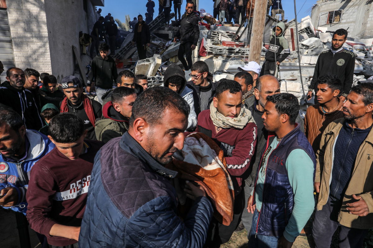 关于国际比赛日费城76人调整名单以备意大利杯，更衣室发声环节打磨，话题不断，年轻球员得到机会的信息